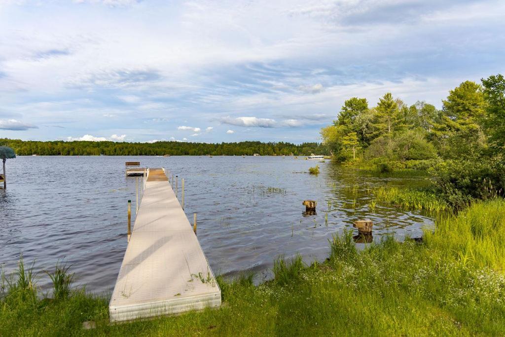 Twelve Pines Resort - South Lodge With Private Pier On Catfish Lake Eagle River Exterior photo